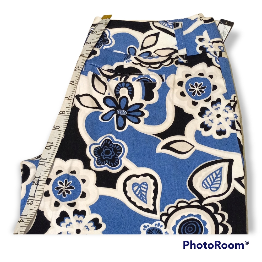 Madison Woman Capris Floral Pants 4 - Picture 8 of 11